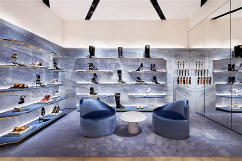 Versace opens boutique in Zurich 